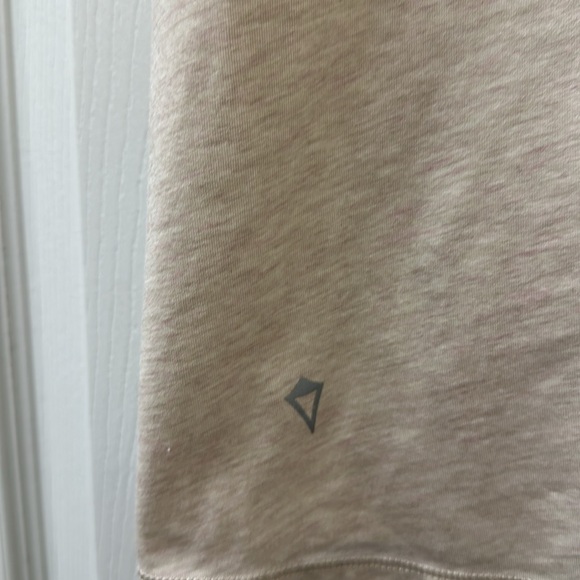 LIKE NEW! Ivivva Graphic Tie Back Tank Top - Picture 5 of 12